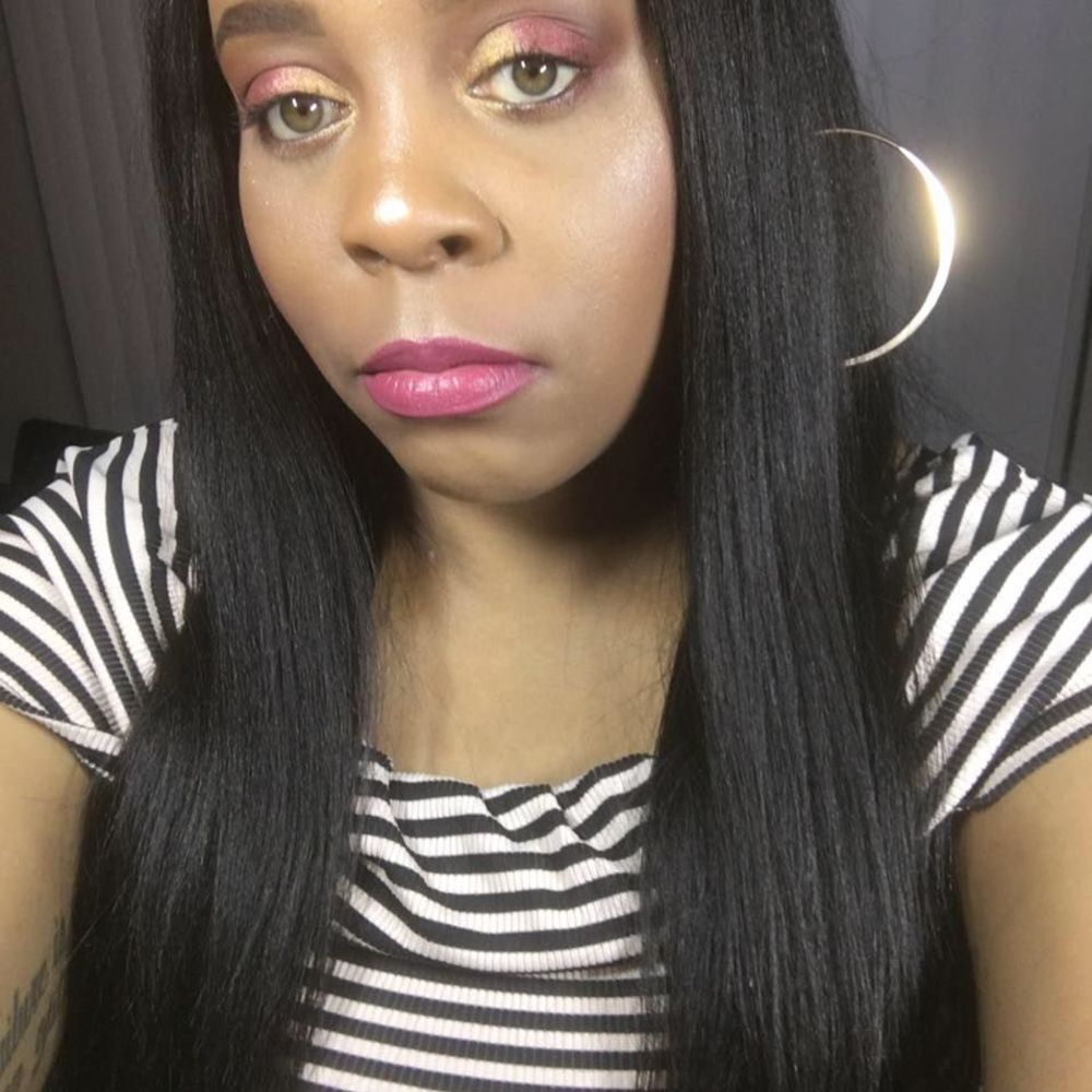 Meet your Posher, Adrienne